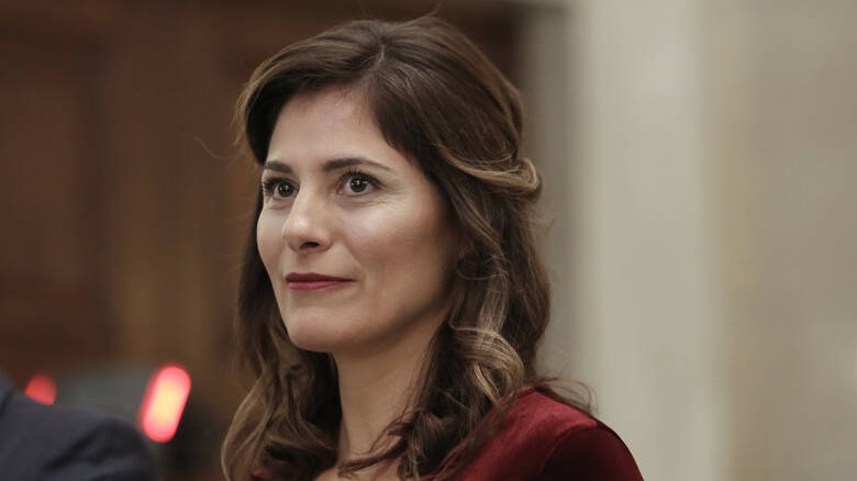 Μπέτυ Μπαζιάνα κι επίσημα καθηγήτρια Πανεπιστημίου