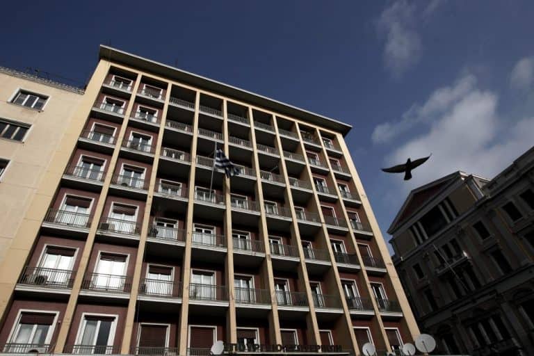 ΥΠΕΣ: Νέες προσλήψεις συμβασιούχων σε Δήμους και ΝΠΙΔ (πίνακας)