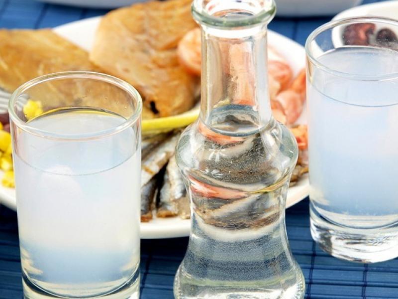 Έρχεται το τέλος των τσιπουράδικων; Απόφαση ανατρέπει τα δεδομένα