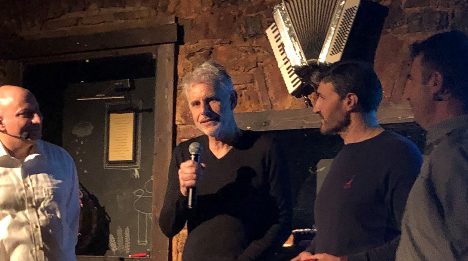 Στην κοπή πίτας των Ποδηλατών και του Ορειβατικού Συλλόγου Χαλκίδας ο Σπύρος Πνευματικός