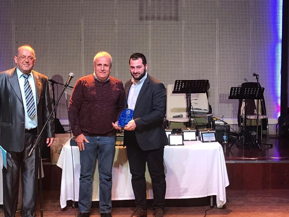 Βράβευσε τον Γιάννη Τοπαλίδη της Εθνικής του Euro 2004  ο περιφερειάρχης Στερεάς Ελλάδας