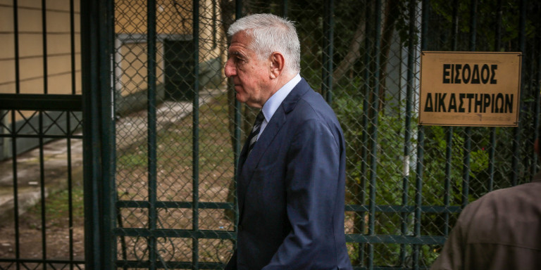 Την παραπομπή του Γ. Παπαντωνίου και της συζύγου του σε δίκη για ξέπλυμα, ζητά ο εισαγγελέας