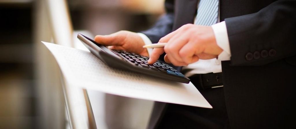 Ανοίγει η ρύθμιση οφειλών σε 24 – 48 δόσεις προς την Εφορία (Πίνακες)