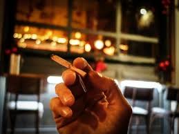 Αντικαπνιστικός νόμος: Τι πρέπει να κάνουν όσοι θέλουν να ανοίξουν λέσχη καπνιστών