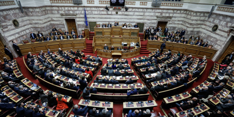 Αύριο ψηφίζεται νέος εκλογικός νόμος -Η κυβέρνηση διαψεύδει ψιθύρους και σενάρια για πρόωρες εκλογές