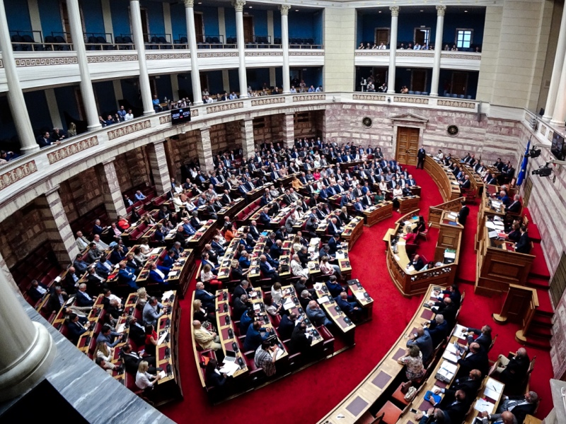 Βουλή: Κατατέθηκε τροπολογία για 100.000 νέες θέσεις εργασίας -Με πλήρη επιδότηση ασφαλιστικών εισφορών
