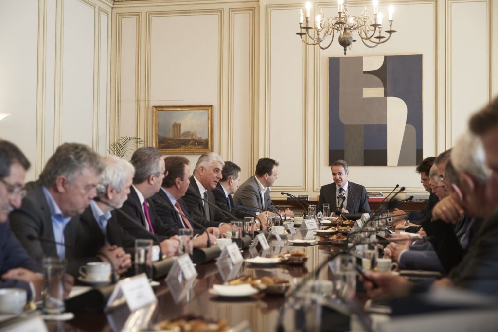 Μητσοτάκης-ΚΕΔΕ: Συζητά για ΕΣΠΑ & στους δήμους-Τι ειπώθηκε για αρμοδιότητες, νέο «ΦΙΛΟΔΗΜΟ», ΚΑΠ, μεταναστευτικό