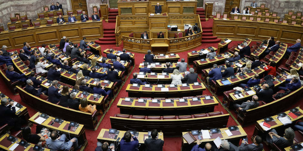 Πέρασε το ασφαλιστικό από τη Βουλή με 158 ψήφους της ΝΔ