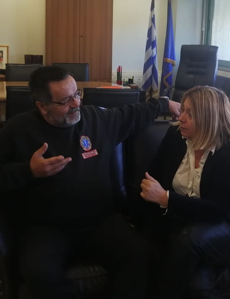 Συνάντηση του υπεύθυνου του ΕΚΑΒ με την αντιπεριφερειάρχη Βοιωτίας