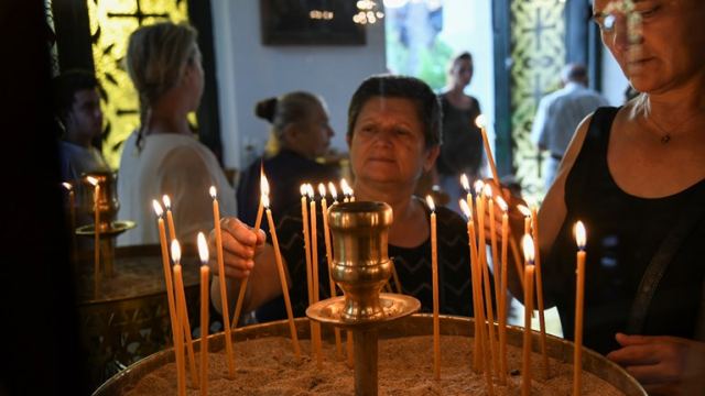 Συνελήφθη ο Μητροπολίτης Κυθήρων- Εκανε κανονικά τη λειτουργία με τους ηλικιωμένους να συνωστίζονται στο ναό