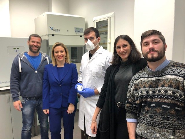 Κορωνοϊός: Σπρέι με νανοσωματίδια από το ΑΠΘ εξουδετερώνει τον ιό (φωτο)