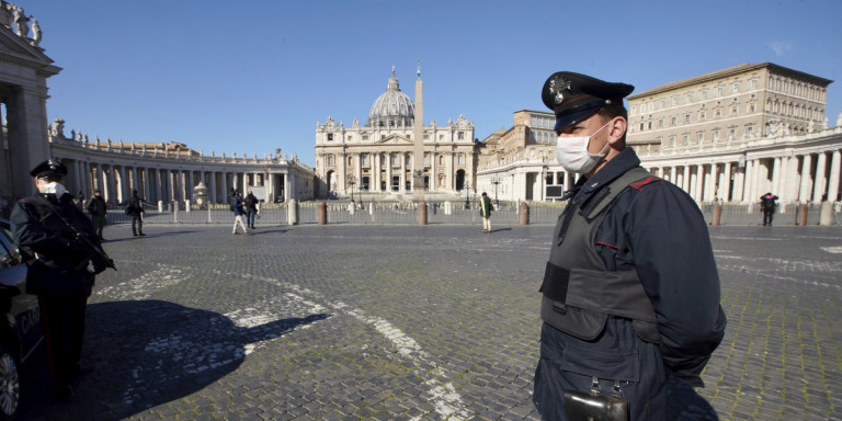Κλείνουν το Βατικανό για τους πιστούς τη Μεγάλη Εβδομάδα λόγω κορωνοϊού