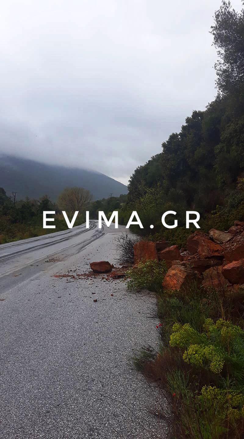 Μεγάλη προσοχή στον κεντρικό δρόμο Κριεζών – Ζαράκων «Βρέχει» πέτρες