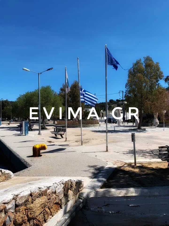 Μεγάλη Παρασκευή στον Αλμυροπόταμο – Μεσίστιες κυματίζουν οι σημαίες (photos)