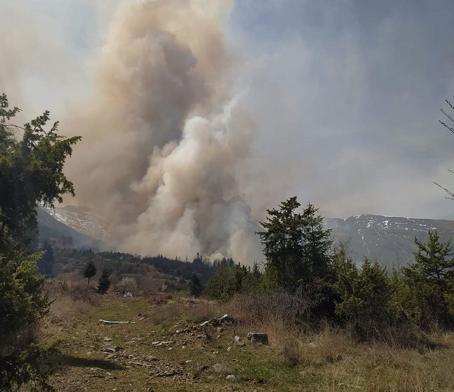 Μεγάλη φωτιά στην Ευρυτανία (φωτο)