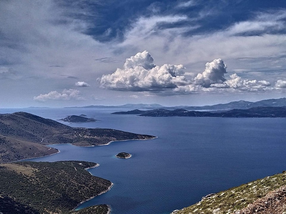 Μοναδικές εικόνες μετά τη βροχή από κάθε “γωνία” της Εύβοιας