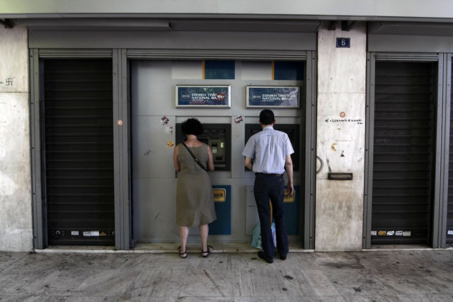 Στα ΑΤΜ διαθέσιμα επίδομα παιδιού Α21, επίδομα ενοικίου ΚΕΑ και όλα τα επιδόματα του ΟΠΕΚΑ