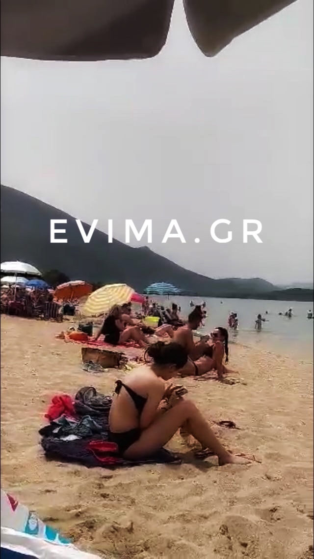 Αλυκές Τώρα: Γεμάτη η παραλία από κόσμο (Φωτό)
