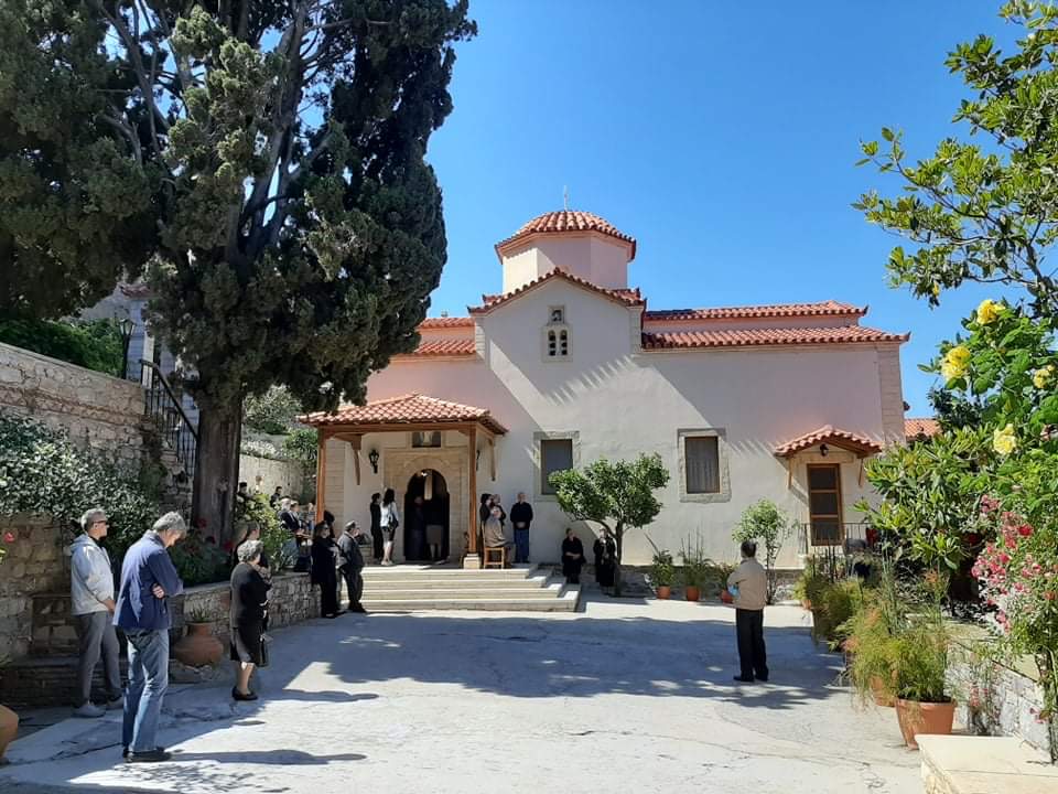 Εξόδιος Ακολουθία Μοναχής στην Ι.Μ Καρυστίας