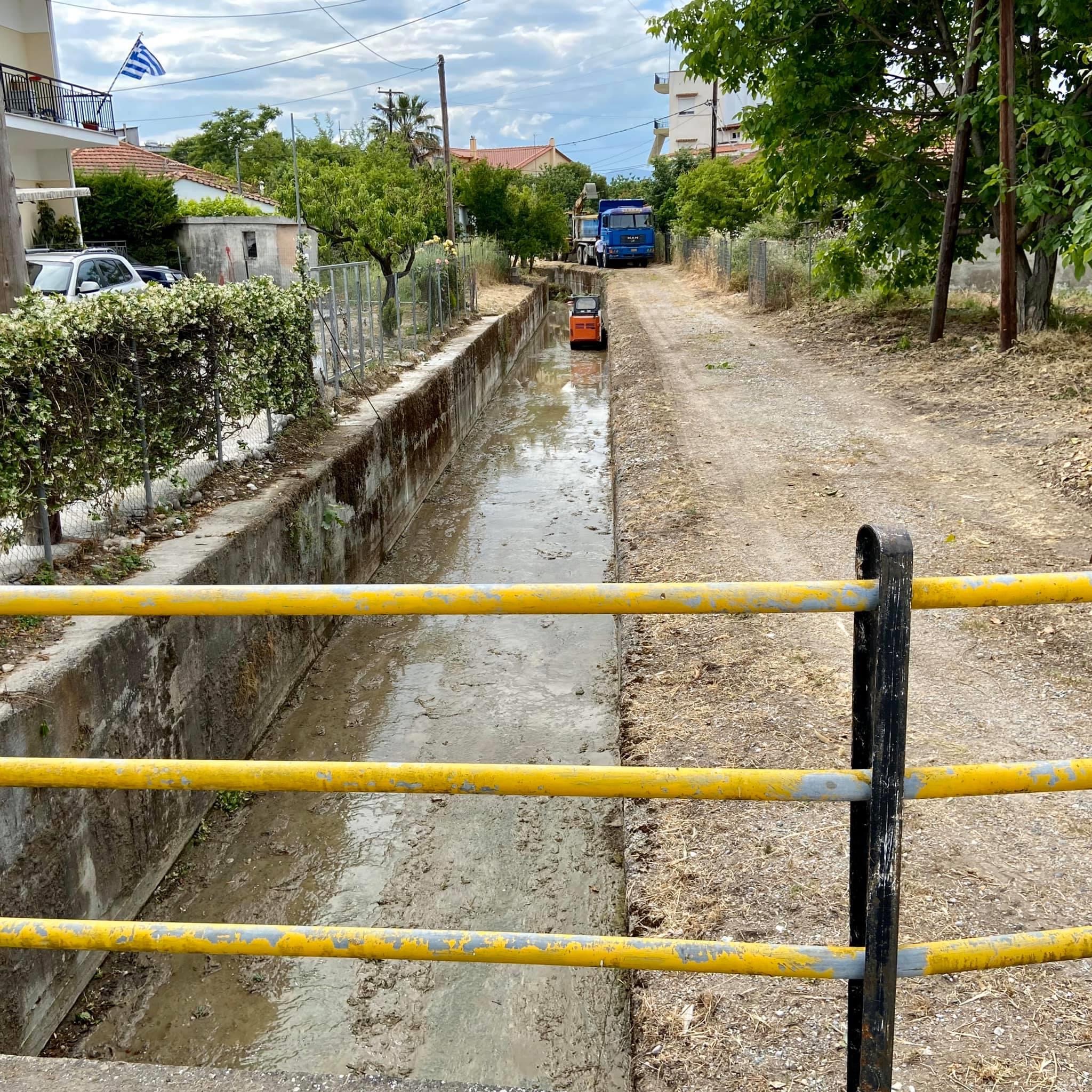 Καθαρισμός ρεμάτων στον Δήμο Ιστιαίας Αιδηψού σε συνεργασία με την Περιφέρεια [photos]