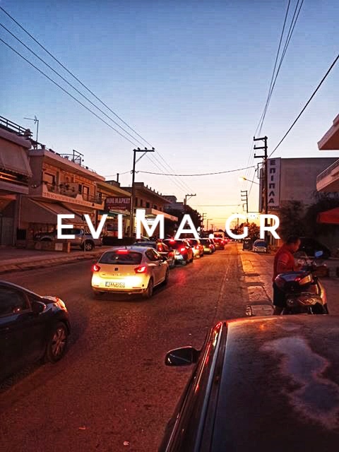 ΤΩΡΑ – Μετ’ εμποδίων η επιστροφή των εκδρομέων -Ουρές χιλιομέτρων ταλαιπωρεί τους οδηγούς(Photos)