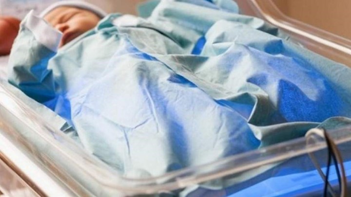 Κορωνοϊός: Πέθανε βρέφος δύο ημερών