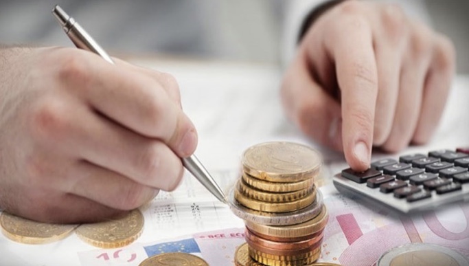 Ασφαλιστικές εισφορές: Μειώνονται από σήμερα – Ποιοι και πόσο κερδίζουν