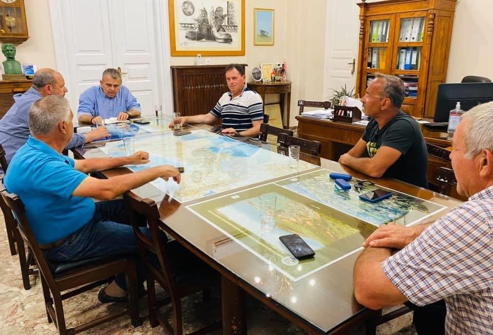 Συνάντηση Ραβιόλου με εκπροσώπους των Λατόμων