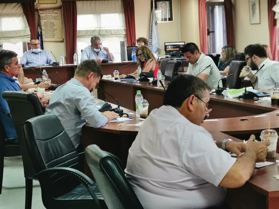 Όλα όσα ειπώθηκαν στο κατεπείγον Δημοτικό Συμβούλιο Διρφύων Μεσσαπίων με θέμα την εγκατάσταση των αιολικών πάρκων [Video]