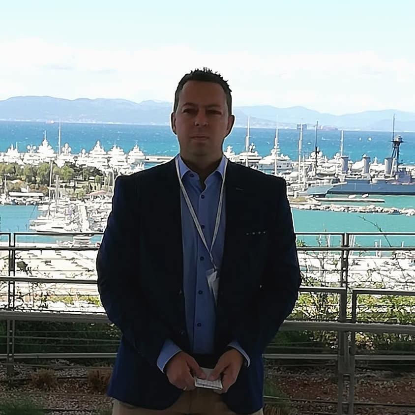 Εργασίες στην παραλία της Καρύστου με πρωτοβουλία του μέλους του ΟΛΝΕ, Βαγγέλη Σπύρου [photos]