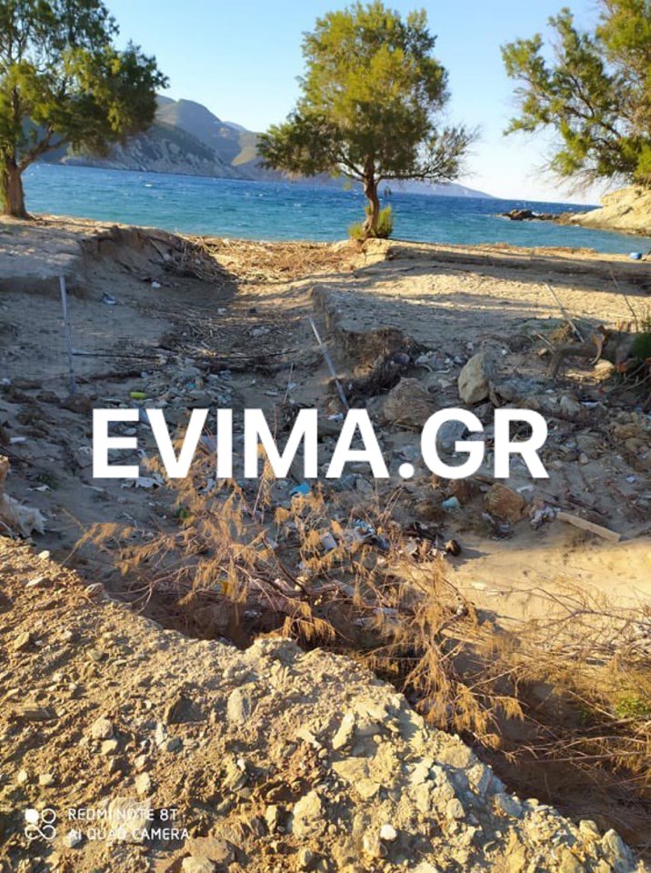 Κομμένη στα δύο η παραλία του Στομίου-Τι λένε στο evima οι κάτοικοι αλλά και η πρόεδρος της Κοινότητας [photos]