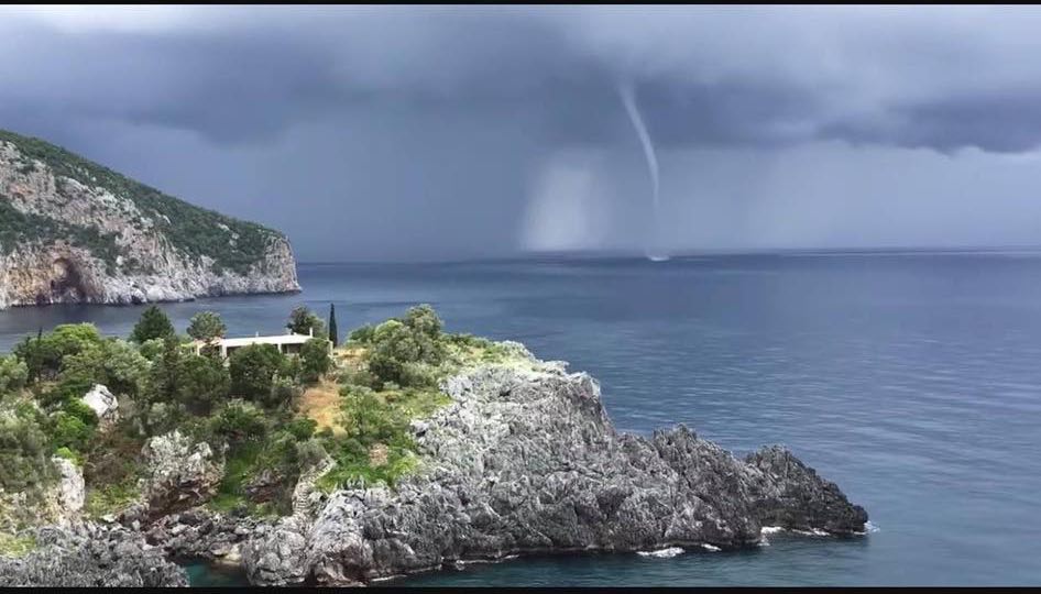 «Σαρώνει» η κακοκαιρία-Το σύστημα ανίχνευσης «ZEUS» κατέγραψε τον φονικό κεραυνό στη Σκόπελο-Υδροσίφωνας στην Ευβοία [Video]