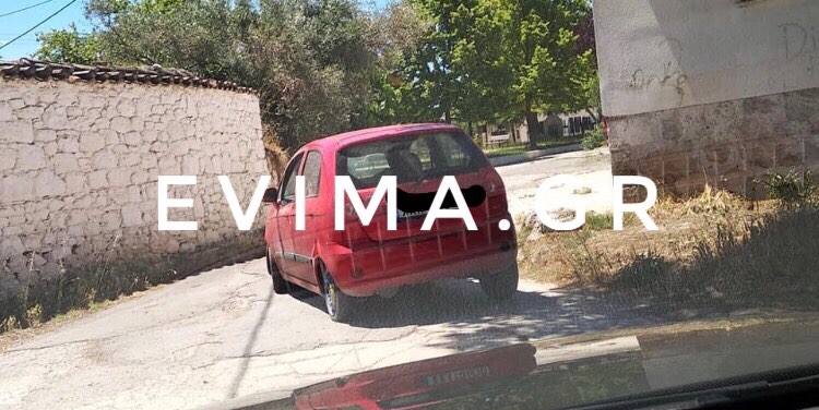 ΠΡΟΣΟΧΗ! Ύποπτο αυτοκίνητο κυκλοφορεί εδώ και ώρα στην περιοχή της Δροσιάς