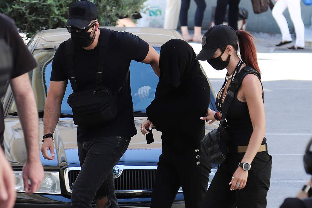 Επίθεση με βιτριόλι: Προφυλακίστηκε η 35χρονη που δεν έβγαλε μιλιά στον ανακριτή