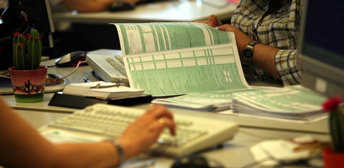 Πώς θα εξοφλήσετε οφειλή 1000 ευρώ στην εφορία πληρώνοντας 43 ευρώ τον μήνα