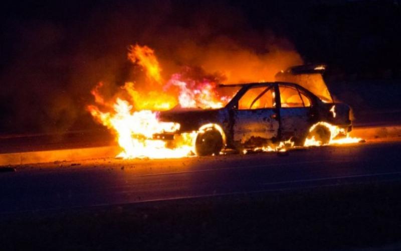 Εύβοια:Φωτιά σε ΙΧ αυτοκίνητο τα ξημερώματα