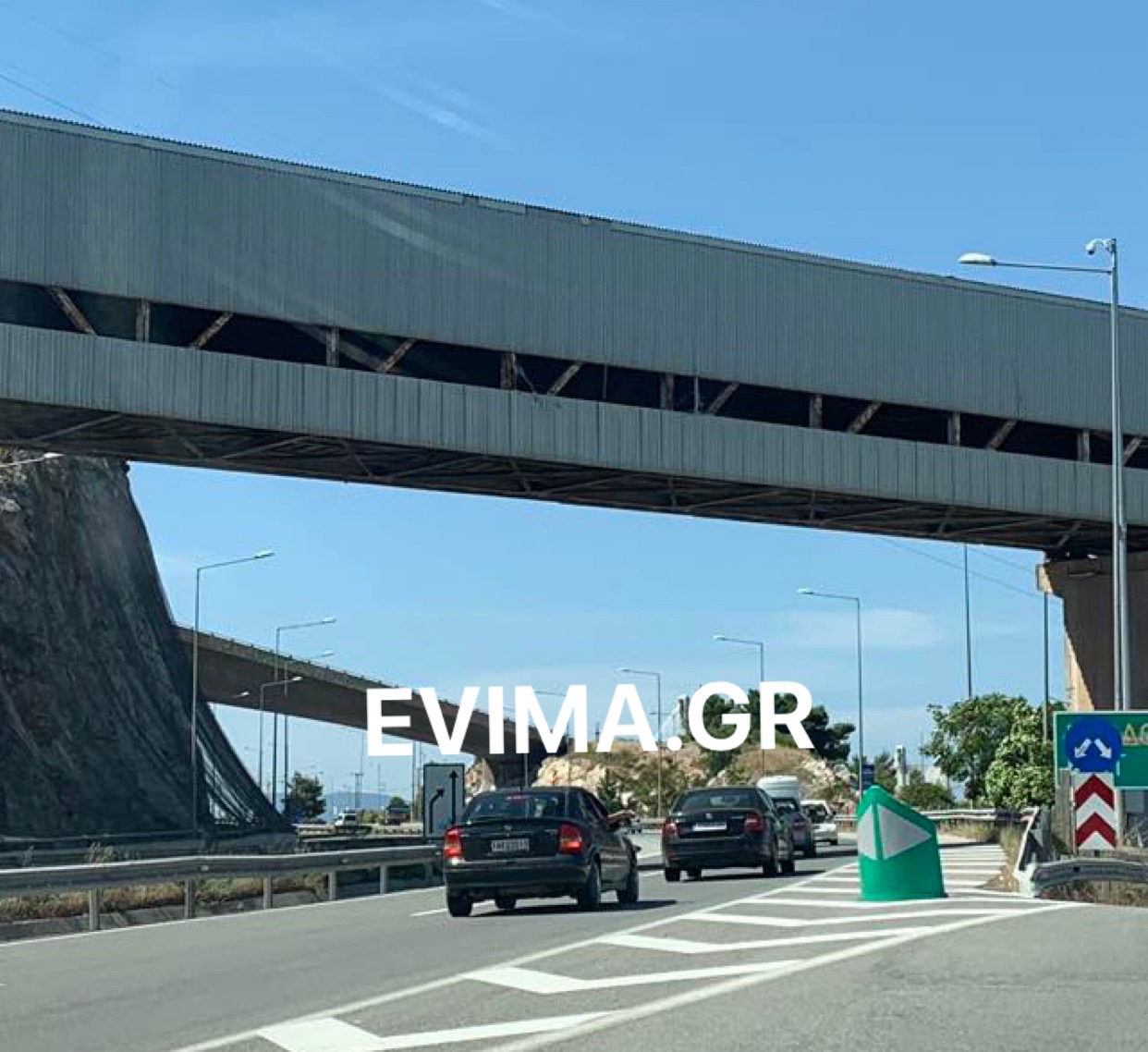 Ξεκίνησε η κίνηση των εκδρομέων του τριημέρου του Αγ. Πνεύματος – Σημειωτόν τα αυτοκίνητα στην υψηλή γέφυρα της Χαλκίδας [photos]