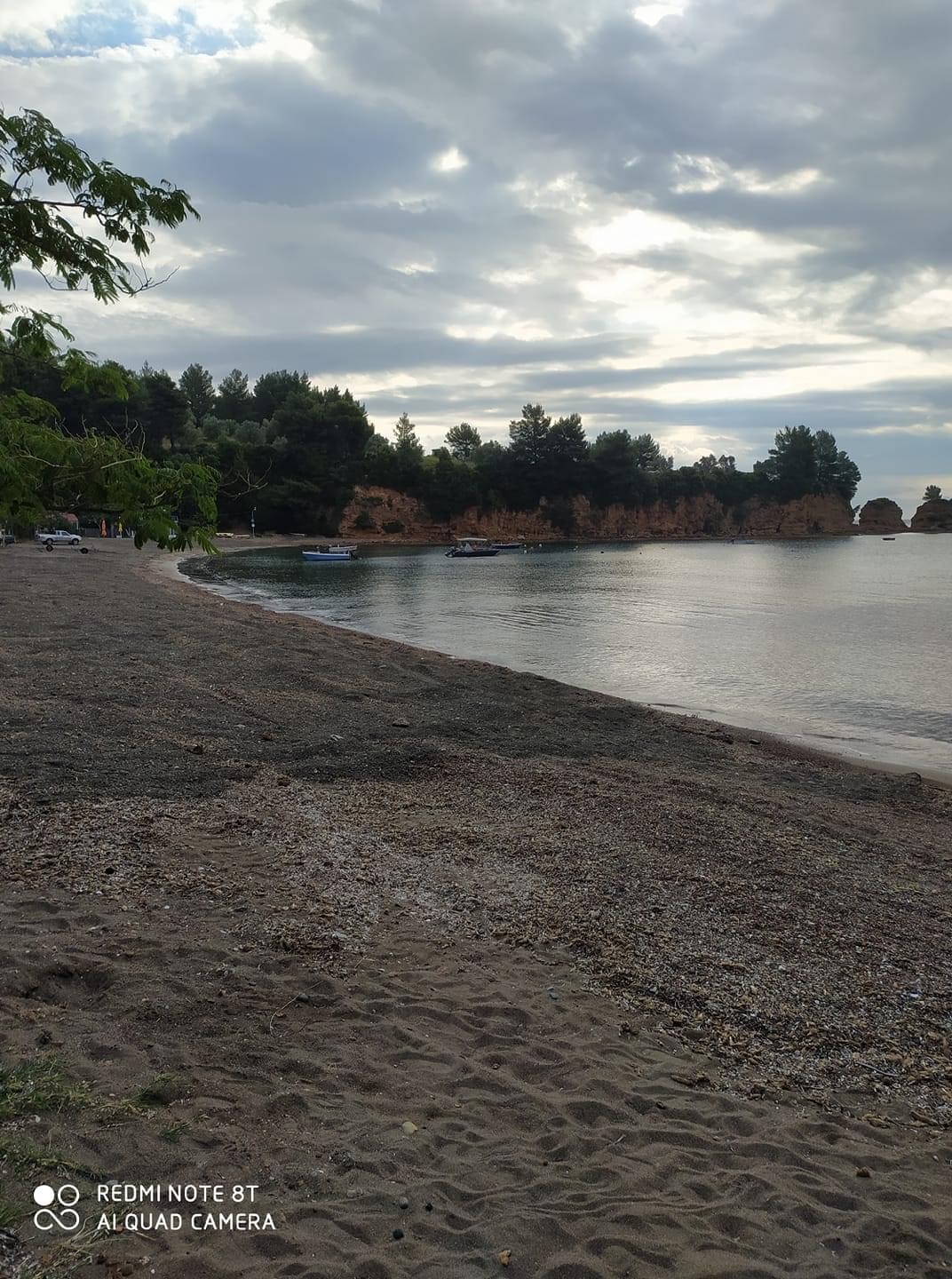 Τη γραφική παραλία Κοτσικιά επέλεξε ο Τσαπουρνιώτης για να καλωσορίσει το καλοκαίρι