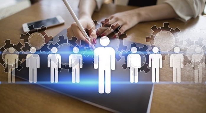 Έρχονται δύο νέα προγράμματα για 12.000 ανέργους: Ποιους αφορούν – Τι δήλωσε ο Βρούτσης