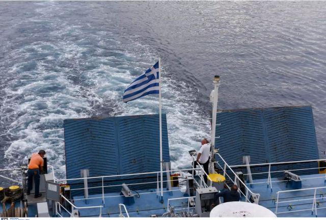 Μειώθηκαν τα ακτοπλοϊκά εισιτήρια για όλες τις θέσεις και για τα οχήματα