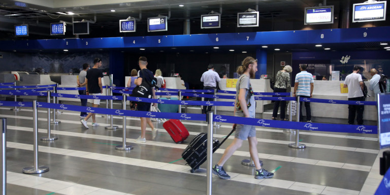 Τουρισμός: «Φόρμα εντοπισμού» θα συμπληρώνουν υποχρεωτικά οι επιβάτες διεθνών πτήσεων προς την Ελλάδα