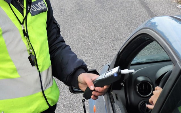 Μπαράζ ελέγχων για οδήγηση υπό την επήρεια αλκοόλ – 10.000 αλκοτέστ σε όλη την Ελλάδα