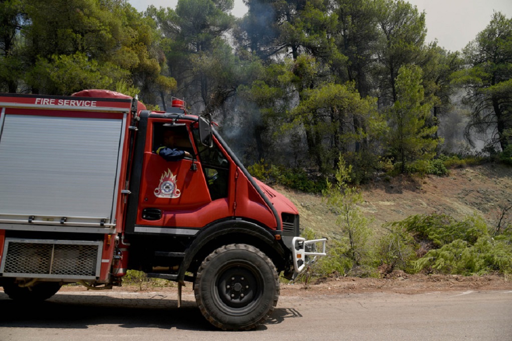 Εύβοια: ΙΧ αυτοκίνητο ξέφυγε από την πορεία του και ανατράπηκε