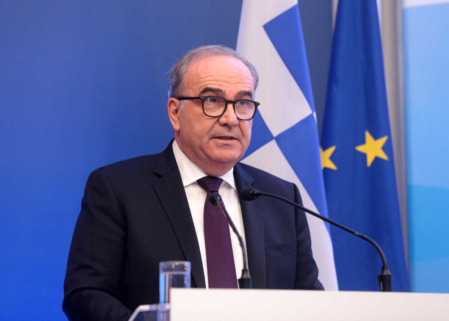 LIVE – Παπαθανάσης: 6 Ιουνίου ανοίγει η εστίαση σε εσωτερικούς χώρους