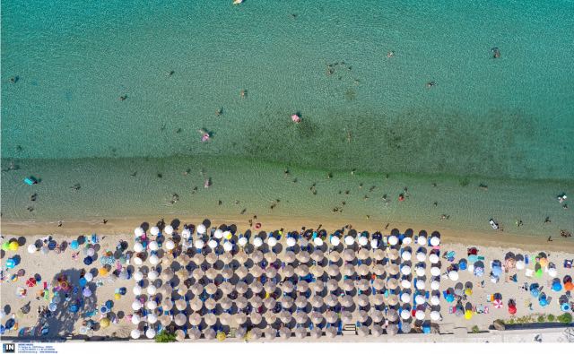 Κορωνοϊός: Οι δέκα κανόνες για ασφαλείς διακοπές – Στην παραλία, στο αυτοκίνητο, στο δωμάτιο