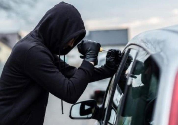 Εξιχνιάσθηκε κλοπή από όχημα στην Κάρυστο Ευβοίας