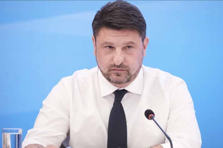Τι μέτρα θα ανακοινώσει στις 15.30 μ.μ. ο Χαρδαλιάς -Περιορισμοί αλά Πόρος σε Σπέτσες, Πάρο, Αντίπαρο, όριο 50 ατόμων στις συγκεντρώσεις