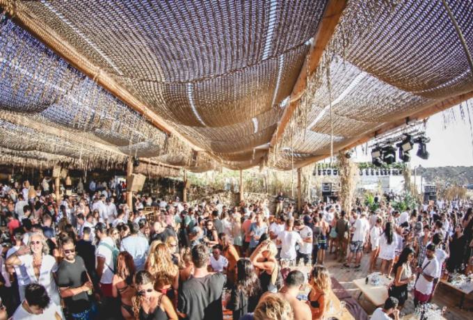Γώγος: Αν χρειαστεί, θα ληφθούν μέτρα και για νυχτερινά μαγαζιά, beach bar κι εκκλησίες