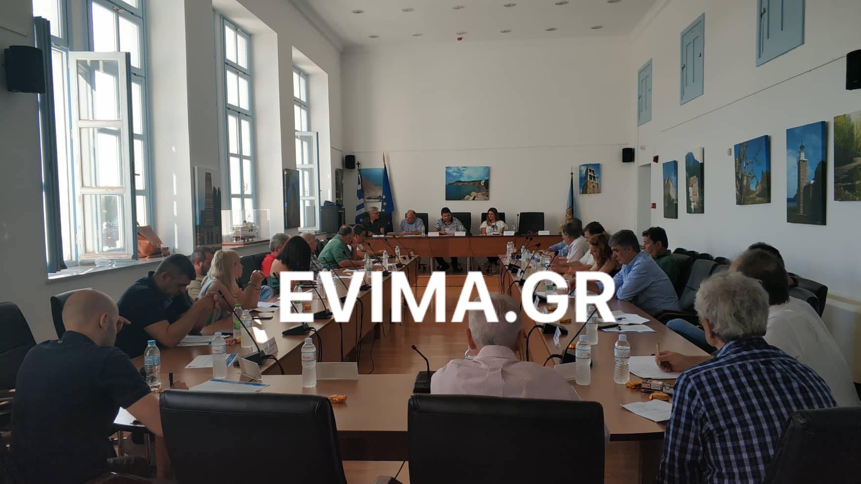 Σε εξέλιξη η συνεδρίαση του Δημοτικού Συμβουλίου του Δήμου Μαντουδίου – Λίμνης – Αγίας Άννας