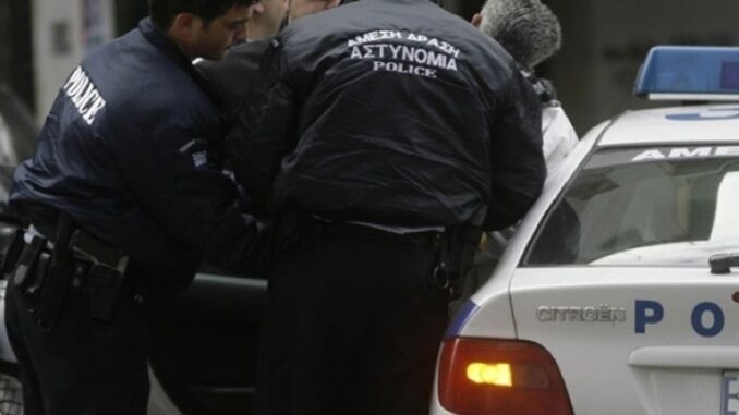 Συνελήφθη ημεδαπός στη Χαλκίδα, σε βάρος του οποίου εκκρεμούσε Ένταλμα σύλληψης για απάτες